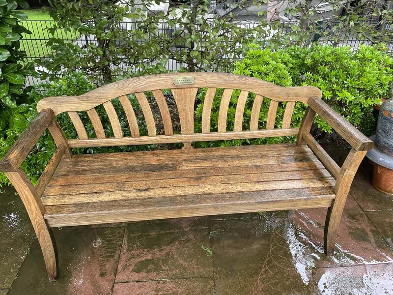 Bank nach der Reinigung